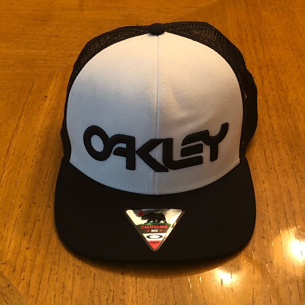 Oakley Snap Back Hat